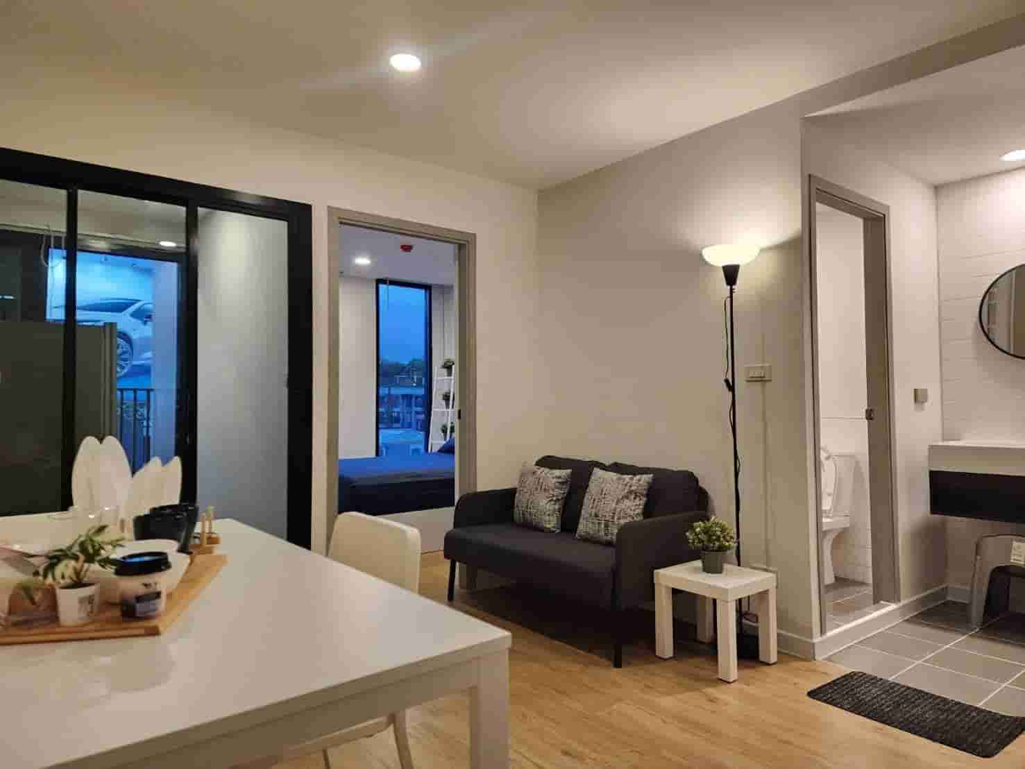 ขายถูกมาก!! คอนโด Attitude BU Condo ห้องสวย เฟอร์ครบ ติดถนนพหลโยธิน ตรงข้าม ม.กรุงเทพ ใกล้ฟิวเจอร์พาร์ค