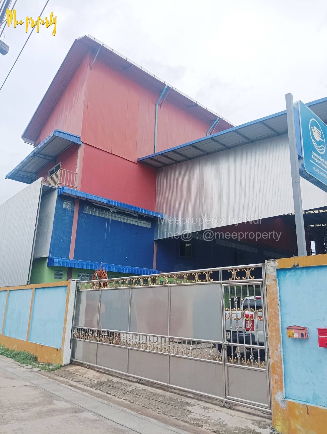 ขายตึก 3.5 ชั้นพร้อมโรงงาน ตลิ่งชัน ทำเลดี เนื้อที่: 210 ตารางวา พื้นที่ใช้สอย 800 ตารางเมตร หน้ากว้าง 26 เมตร ลึก 33 เมตร ME-207