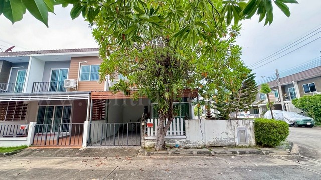 ให้เช่า ทาวน์โฮม อารียา เดอะคัลเลอร์ วงแหวน - ราชพฤกษ์ หลังมุม