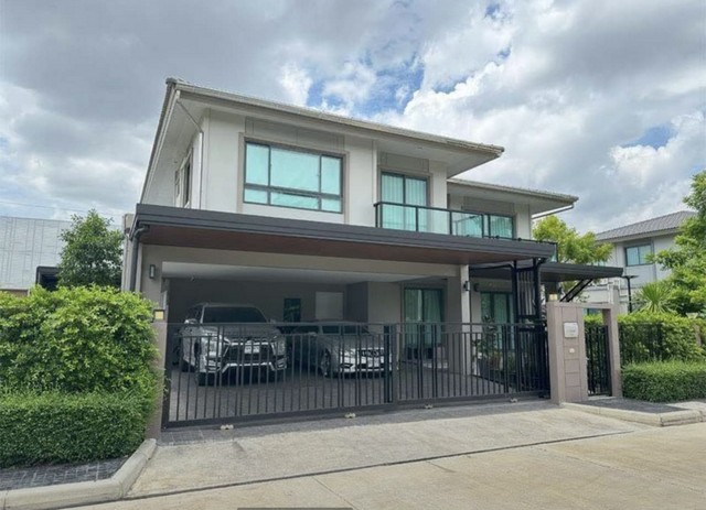 บ้านหรู พร้อมโซล่าร์เซลล์ทั้งหลัง หมู่บ้านภัสสรสาย 2 บางแวก