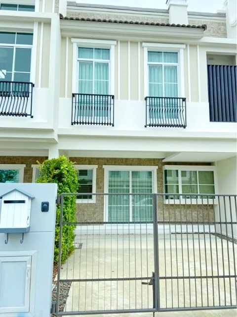 ม.รามคำแหง วิทยาเขตบางนา อินดี้2 บางนา-รามคำแหง2  ทาวน์โฮม 2 ชั้นให้เช่า 3 นอน 3 น้ำ ใกล้ เมกาบางนา 2 กม. .พร้อมเฟอร์ฯครบ