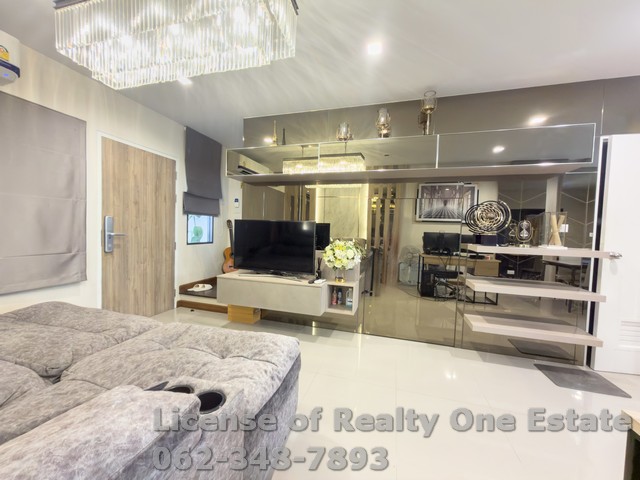 ขายทาวน์โฮม 4 ชั้น นาคนิวาส 48 แต่งหรู Luxury ใกล้ Central Eastville - เดอะ ล็อฟท์ บาย ไอ-เซน (The Loft by I-Zen)
