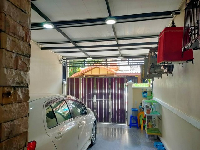 ให้เช่าทาวน์เฮ้าส์ ย่านนวลจันทร์  หมู่บ้านเสนา 88 ใกล้ตลาดนวลจันทร์ ติดต่อคุณโบว์  0837824962