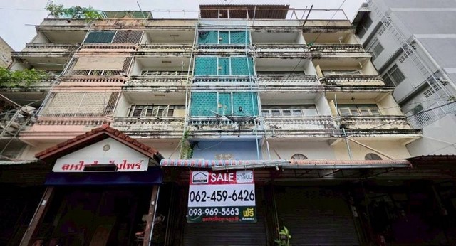 อาคารพาณิชย์ 4.5 ชั้น หมู่บ้านยัวร์เฮ้าส์ บางกรวย-ไทรน้อย เหมาะอยู่อาศัยและทำการค้า