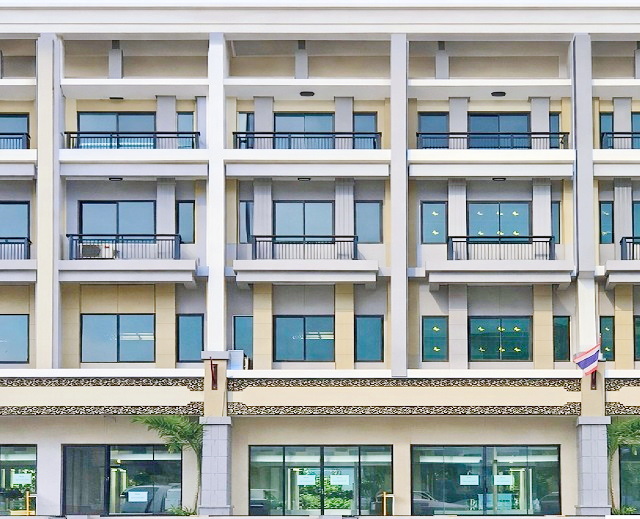 ให้เช่าอาคารพาณิชย์ 4ชั้น หทัยราษฏร์ รามอินทรา 105-111 ทำเลถนนใหญ่  พระยาสุเรนทร์ MRTนพรัตน์ 2.4 กม. ใกล้รถไฟฟ้าสายสีชมพู