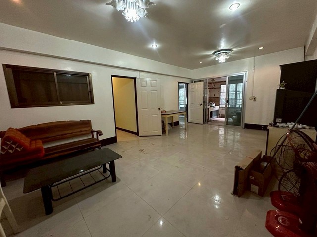 รมณียา คอนโดทาวน์ (Rommaneeya Condo Town) ถนนหลโยธิน แขวงคลองถนน เขตบางเขน กทม.