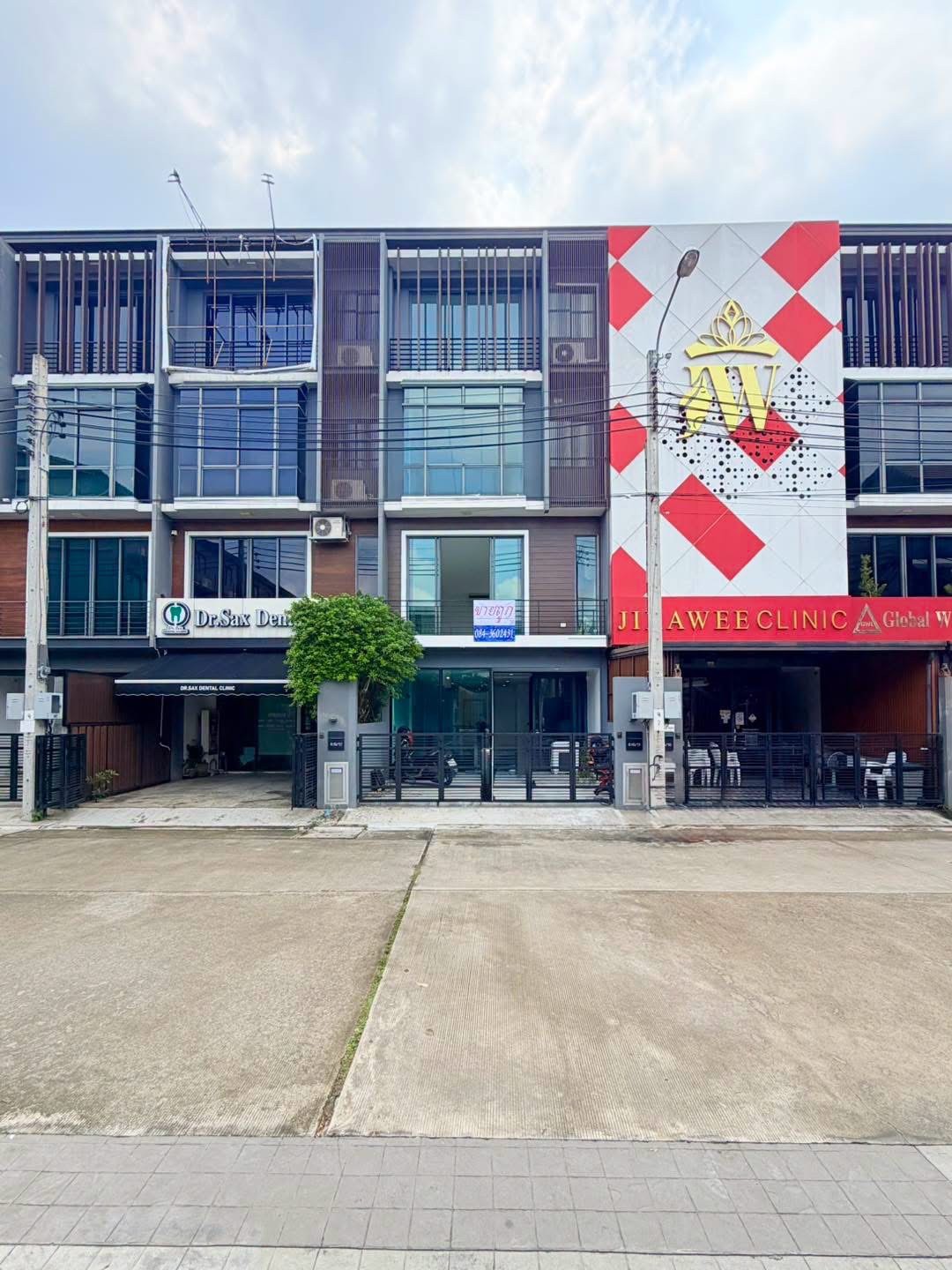 The Parti อารียา เกษตร-นวมินทร์ ลาดปลาเค้า เป็นโฮมออฟฟิศ 4 ชั้น