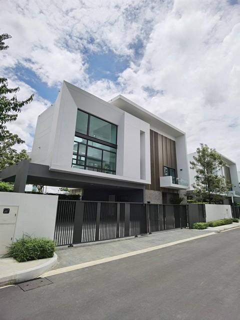 ขาย ให้เช่า บ้านเดี่ยว 3 ชั้น 4 ห้องนอน โครงการ นันทวัน พระราม 9-ศรีนครินทร์ กรุงเทพกรีฑา Nantawan Rama 9-Srinakarin ติดนานาชาติ Wellington