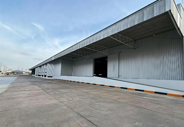 ให้เช่าโกดังศรีราชาชลบุรี โกดังให้เช่าขนาด 9700 ตารางเมตร ห่างท่าเรือแหลมฉบังแค่ 10 นาที