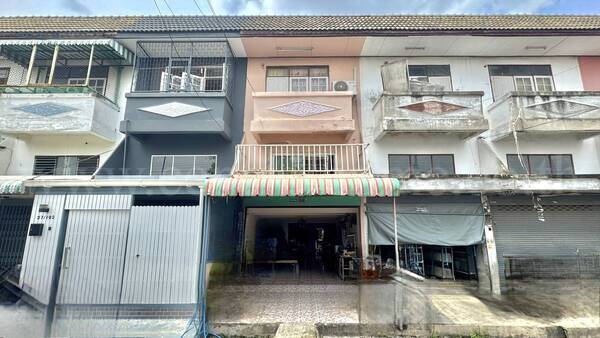 ลดราคาด่วน ตึกแถว 3 ชั้น ซอยบูรพาวิลล่า 12 สรงประภา ดอนเมือง