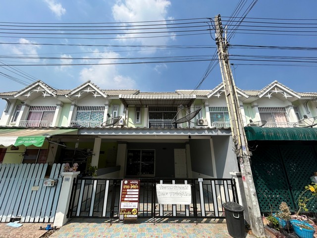 ขาย ทาวน์โฮม โครงการ ลินดาปาร์ค ทำเลติดถนนใหญ่ สะดวกในการเดินทาง