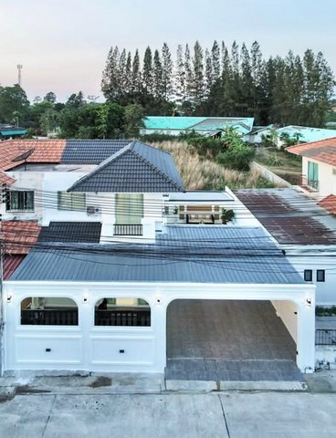 พูลวิลล่าพร้อมขาย | หนองไม้แก่น พัทยา สระว่ายน้ำส่วนตัว  เฟอร์นิเจอร์ครบ พร้อมเข้าอยู่: