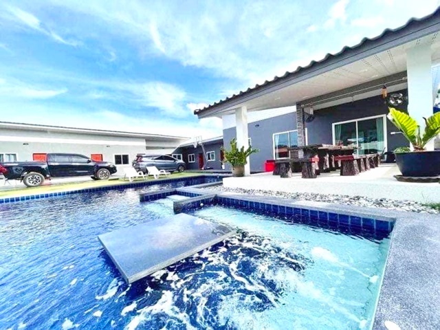 Siam Country Club 3กม. Pool Villa ถ. พรประภานิมิตร คฤหาสน์บ้านเดี่ยว 12นอน 11น้ำ ใกล้อ่างเก็บน้ำมาบประชัน ฟลาวเวอร์แลนด์ พัทยา  800ตรม.