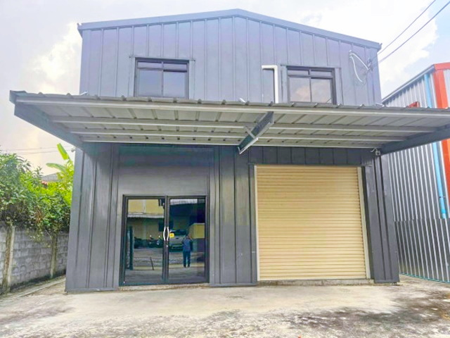 ใกล้รร.สตรีวิทยา 2 700 ม. 65 ตร.ว. 270 ตร.ม.. โชคชัย 4 ซอย 60-74  MRTโชคชัย 4 2.5 กม.ให้เช่าโกดังพร้อมออฟฟิศ 1 นอน 2 น้ำ อาคาร 2 ชั้น