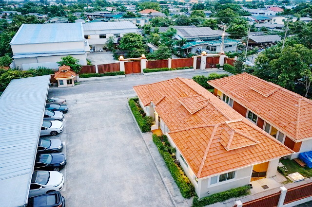 สำนักงาน โกดัง  โลตัส รามอินทรา ซ.8 1 กม.ขาย MRT มัยลาภ 1.2 กม. ที่พักอาศัย แบบครบวงจร 1 ไร่กว่า หรือ 405  ตร.วา. 705 ตร.ม. 5 ออฟฟิศ 6 น้ำ