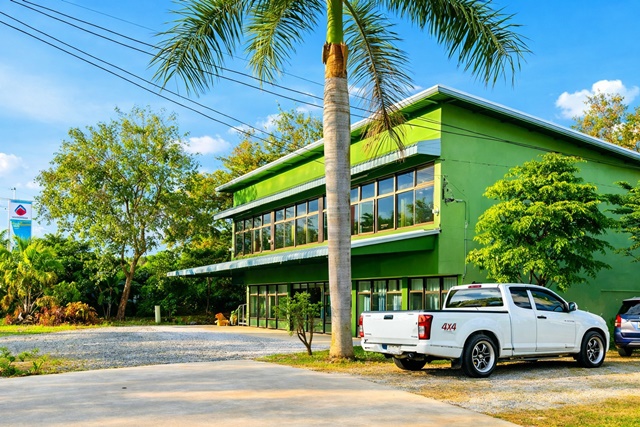 อาคารพาณิชย์ 2 ชั้น เมืองสกลนคร ปตท.พังขว้างเหนือ 200 ม.5นอน 3 น้ำ ใกล้ตลาดพังขว้าง 900 ม. 44 ตร.ว. 350 ตร.ม.