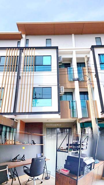 ARL สุวรรณภูมิ 2.1 กม. ถูกที่สุดในบางนา MEGAบางนา SUMMIT Windmill Golf ให้เช่าโฮมออฟฟิศ 3 ชั้น 265 ตร.ม. 22 ตร.วา. 3นอน 3 น้ำ