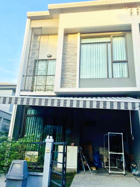 รร.กสิณธรเซนต์ปีเตอร์ 1.5 กม. พลีโน MRT คลองบางไผ่ 2.1กม. บางใหญ่ ให้เช่าทาวน์โฮม 2 ชั้น 19ตร.วา. 159ตร.ม.  ตลาดบางใหญ่ 2.3 กม. 3 นอน