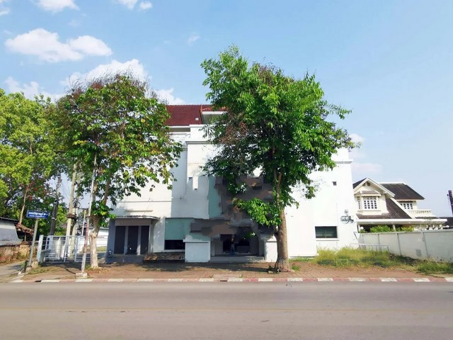 ขาย สำนักงาน ถนนเจริญราษฎร์ ลำพูน ถนน เจริญราษฎร์ เมืองลำพูน