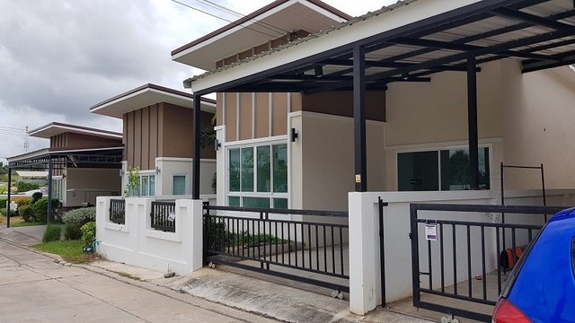 ขายบ้านแฝดมือสองนิคมพัฒนา แผ่นดินทอง ลิฟวิ่งโฮมส์ 2 นิคมพัฒนา-ระยอง