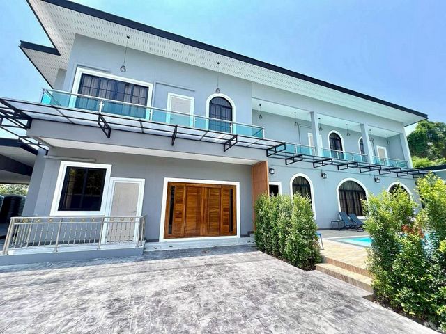 พูลวิลล่าสร้างใหม่ 18 ลบ. 190 ตรว. #โซนสันทราย #สไตล์โมเดิร์นสุดหรู 2 ชั้น #เฟอร์นิเจอร์ครบ เป็นส่วนตัว เดินทางสะดวก ใกล้นานาชาติ #CCIS