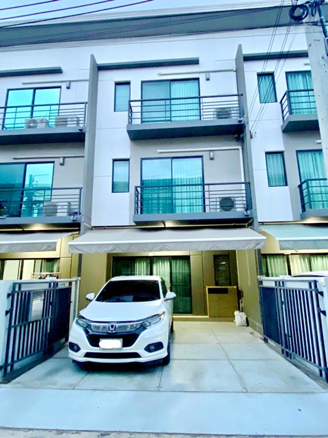 สะพานพระราม5 1.9กม. กว้าง 5ม. ให้เช่าทาวน์โฮม 3 น้ำ เลี้ยงสัตว์เล็กได้  ถ.พิบูลสงคราม ราชพฤกษ์ 3นอน