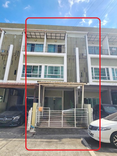 รามคำแหง 140–146 สุขาภิบาล 3 ให้เช่าทาวน์เฮาส์หรู 3 ชั้น และวงแหวนตะวันออก ใกล้รถไฟฟ้า MRT สัมมากร เพียง 700 ม. เตรียมอุดมศึกษาน้อม 475 ม.