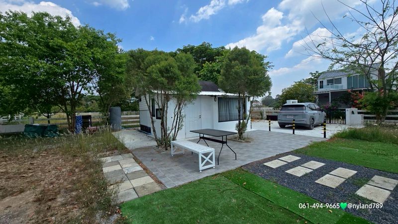 ขายบ้านสวยวิวเขาอลัง 142 ตรว. ต.เขาพระ อ.เมืองนครนายก โฉนดครุฑแดง จัดสวนสวยงาม ยังมืพื้นที่เหลือเฟือไว้ปลูกต้นไม้หรือปลูกบ้านได้อีกหลัง