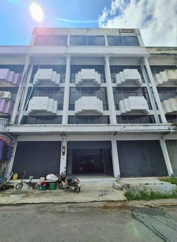 อาคารพาณิชย์ ถนนสุวินทวงศ์ ตำบลคลองอุดมชลจร อำเภอเมืองฉะเชิงเทรา