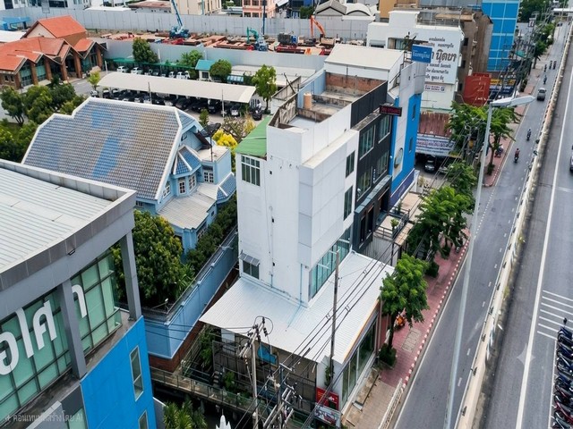 ให้เช่าอาคารพาณิชย์ 4 ชั้น 800 ตร.ม. ถนนบรมราชชนนี – ปิ่นเกล้า ใกล้ Central ปิ่นเกล้า