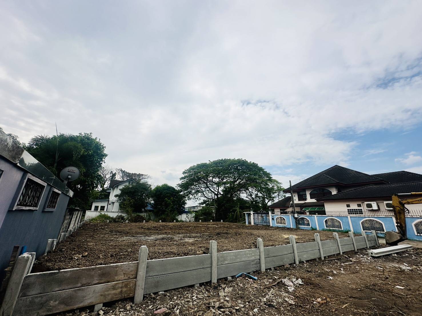 ขายที่ดินเปล่า ถมเเล้ว ทำเลดี มีนบุรี ร่มเกล้า ซ.6 ใกล้แหล่งชุมชน เหมาะสำหรับลงทุน/อยู่อาศัย