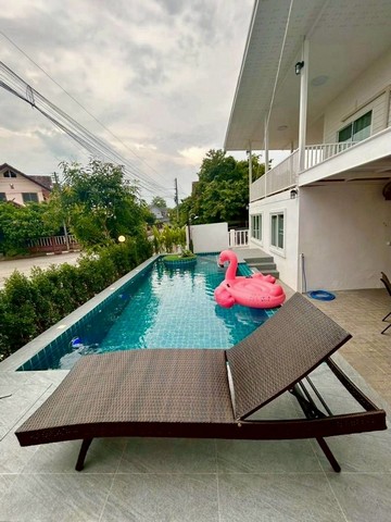 บ้านพูลวิลล่า หัวมุม เฟอร์นิเจอร์ครบ หิ้วกระเป๋าพร้อมเข้าอยู่ หางดง