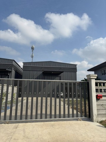 โกดังสร้างใหม่ ใกล้ถนนพุทธมณฑล สาย4 เเละสาย5 ตำบล กระทุ่มล้ม อำเภอสามพราน นครปฐม