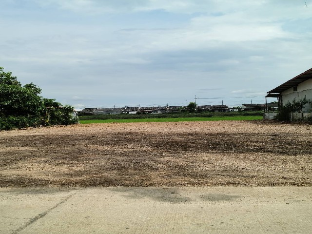 ขายที่ดินเปล่า ถมแล้ว เนื้อที่ 107 ตารางวา อยู่ในซอยแสนเกษม หนองจอก กรุงเทพ