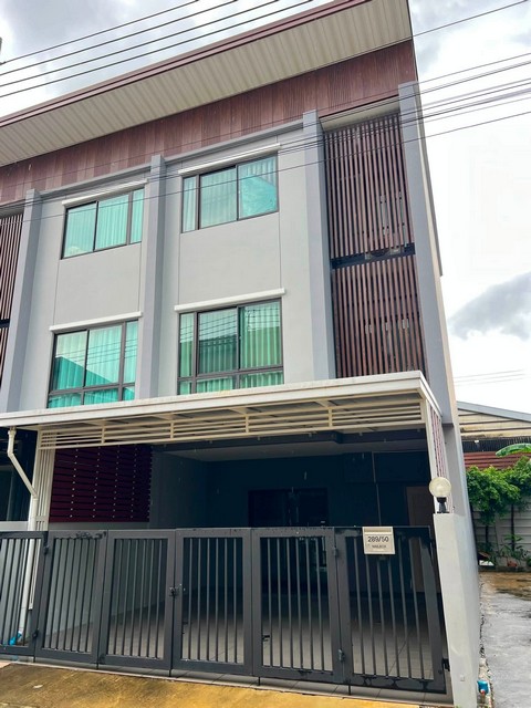ให้เช่าทาวน์โฮม 3 ชั้น หลังมุม โครงการ สิริเฮ้าท์ รัชดา 18 SIRIHOUSE ใจกลางรัชดา-ลาดพร้าว