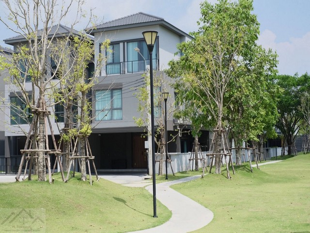 ขายบ้านแฝด 3 ชั้น 4 ห้องนอน บ้านกลางเมือง The Edition บางนา ตกแต่งเหมือนบ้านตัวอย่าง พร้อมเข้าอยู่ ใกล้ Mega บางนา และทางด่วนเพียง 5 นาที