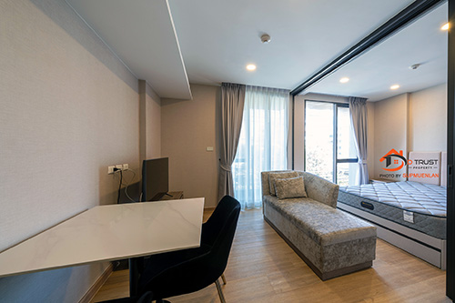 ให้เช่า คอนโด ลอยด์ ศูนย์วิจัย-ทองหล่อ ชั้น 3  มีเฟอร์ฯครบ