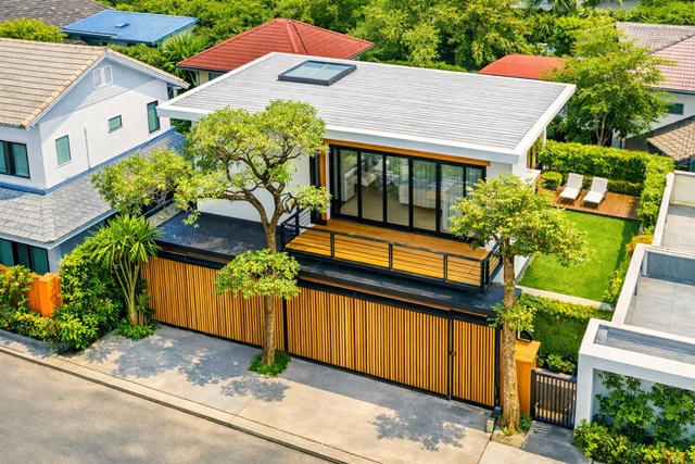คฤหาสน์หลังมุม 2-3นอน 3 น้ำ ใกล้ MRTโชคชัย4 Japanese ลาดพร้าว 2 ชั้น  71ตร.วา. 350 ตร.ม.เดอะวอล์ค 900 ม