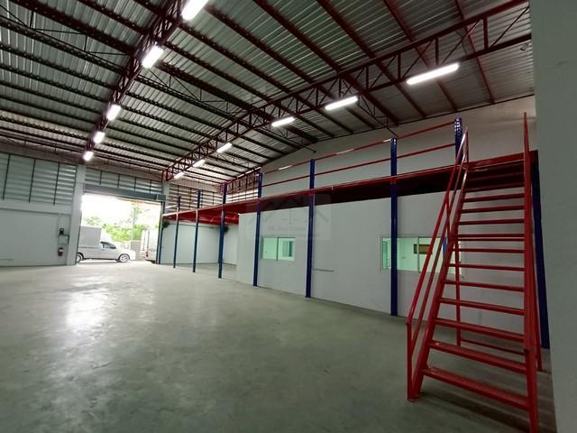 ฺBR 1538 ให้เช่าโกดัง 300 ตร.ม - 1300 ตร.ม ย่านลาดกระบัง ติดเลียบมอเตอร์เวย์มุ่งหน้าชลบุรี ใกล้นิคมลาดกระบัง
