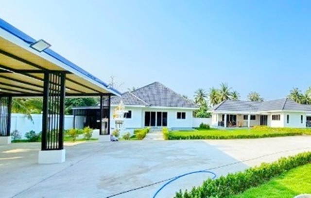 วัดนาห้วย 2น้ำ ใกล้รพ.ปราณบุรี 900 ม.ตลาดปราณบุรี 800 ม. บ้านเดี่ยวชั้นเดียว 100ตร.ว.134 ตร.ม. 2นอน