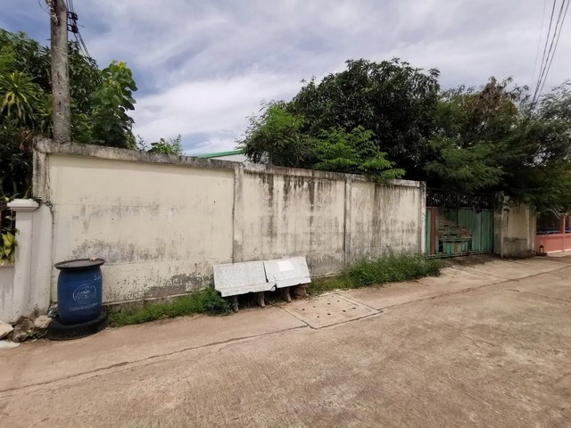 ขาย บ้านเดี่ยว เมืองสุรินทร์   ห่างจาก สถานีขนส่งผู้โดยสารจังหวัดสุรินทร์ 2.50 กม.