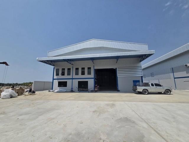 BR 1696 ให้เช่าโกดัง ที่ดิน 1 ไร่ โกดัง 720 ตรม. รับน้ำหนัก 3 ตัน ออฟฟิศ 2 ชั้น 120 ตรม. ไฟฟ้า 3 เฟส ถนนตำหรุ-บางพลี ตำบลแพรกษาใหม่