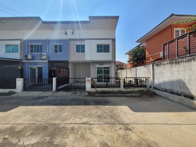 ขายทาวน์เฮ้าส์  หมู่บ้านไลโอ บริสซ์ กาญจนาภิเษก-ชัยพฤกษ์ ถนนบ้านกล้วย-ไทรน้อย นนทบรุี