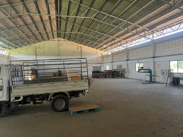 ให้เช่าโรงงานบ้านบึงชลบุรี เนื้อที่ 1000 ตารางเมตร ติดถนน 344 บ้านบึงชลบุรี  ที่ดินผังสีม่วงลา