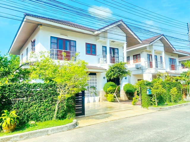 คฤหาสน์ 3-4นอน ตลาดสดบ้านพรุ 1กม. หาดใหญ่ 4แอร์ ถ.กาญจนวนิช พื้นที่กว้างขวาง 3น้ำ 82ตร.ว. 328 ตร.ม.  บ้านเดี่ยว 2 ชั้น เฟอร์นิเจอร์ครบ