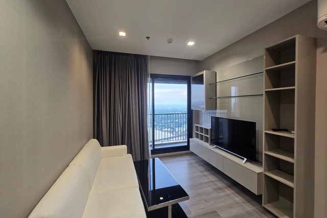 ให้เช่า คอนโด พร้อมอยู่ ริมแม่น้ำ เจ้าพระยา ห้องกว้างมากเหมือนอยู่เพนต์เฮาส์ทุกวัน เพียง 35000 บาทต่อเดือน ส่วนกลางหรูหราครบครัน