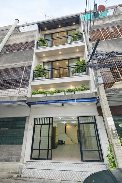 ใกล้คอนโด10000 Units BTSสะพานควาย 800ม. อาคารพาณิชย์ 3นอน 2น้ำ BigCสะพานควาย 800ม. ประดิพัทธ์