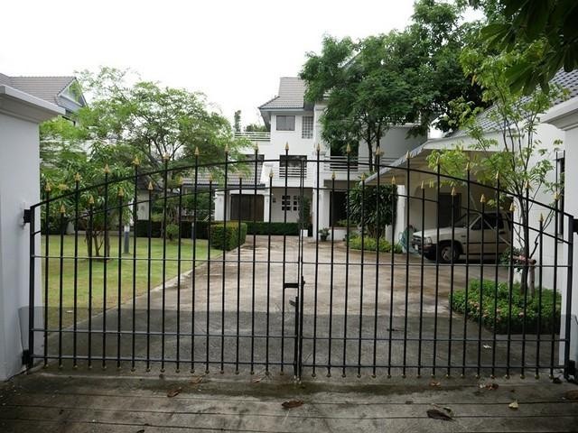 ให้เช่าบ้านเดี่ยว 3 ชั้น หลังใหญ่ 200 ตรว. หมู่บ้านนวธานี เสรีไทย 59 เกษตร-นวมินทร์ ใกล้มอเตอร์เวย์ ใกล้ทางด่วน