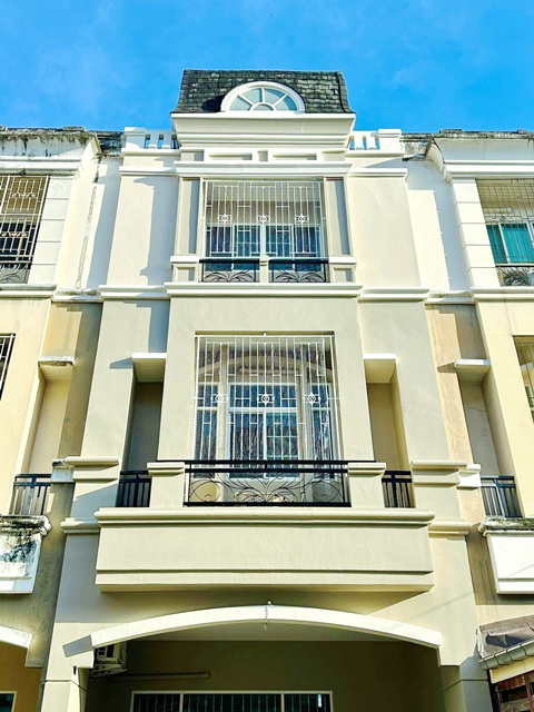 รร.นานาชาติเลิศหล้า 2 กม.นวมินทร์ แฮปปี้แลนด์ MRTบางกะปิ 3กม. เปิดซิง! ให้เช่าทาวน์โฮม 3 ชั้นฟังก์ชั่น 3 นอน 4 น้ำ ตลาดอินทรารักษ์ 200 ม.