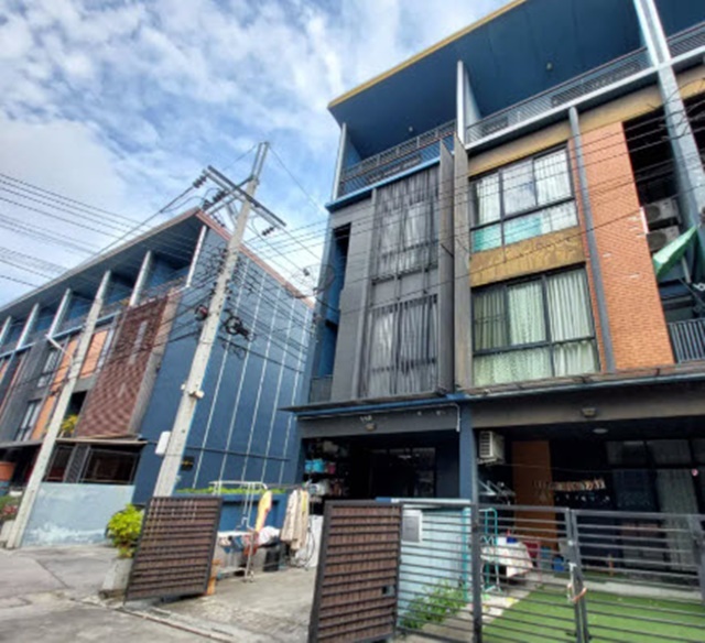 ให้เช่าทาวน์โฮม 3.5 ชั้น 21 ตร.วา. แจ้งวัฒนะ31-37  MRT เมืองทองธานี300 ม.221ตร.ม.3ปีมีครั้ง  3 นอน 3 น้ำ รร.นานาชาติกรุงเทพ